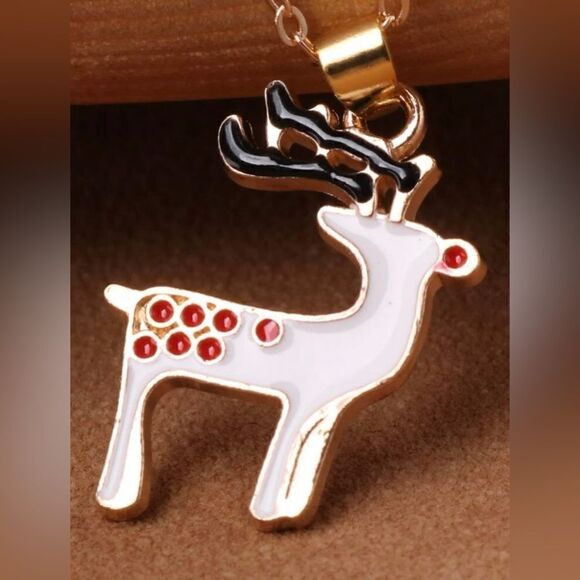 Reindeer charm necklace - Picture 4 of 6